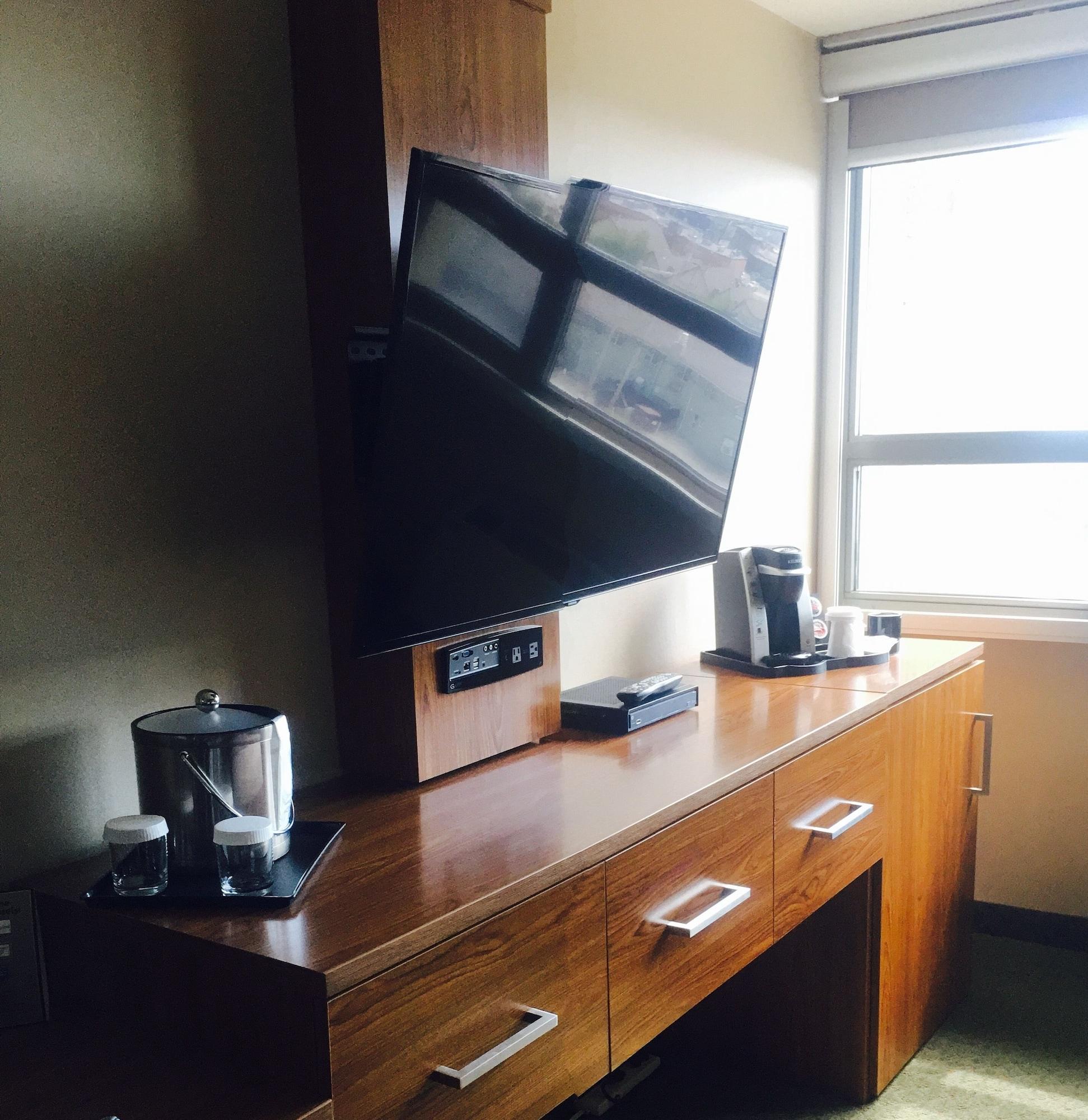 Ramada By Wyndham Northern Grand Hotel & Conference Centre Fort St. John Esterno foto