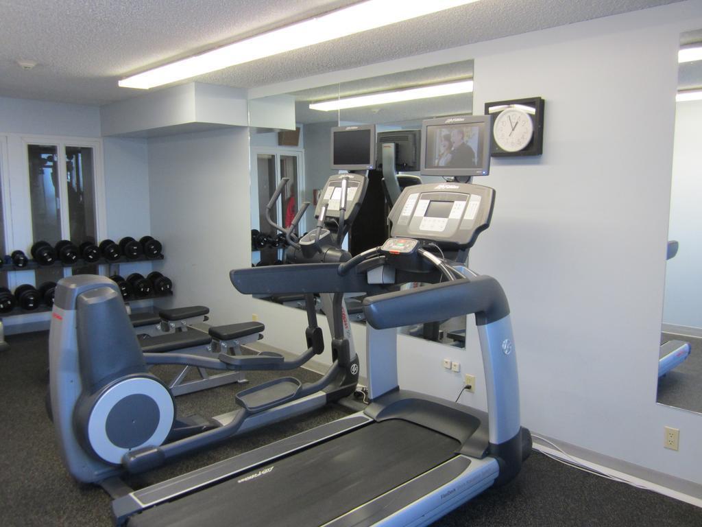 Ramada By Wyndham Northern Grand Hotel & Conference Centre Fort St. John Esterno foto