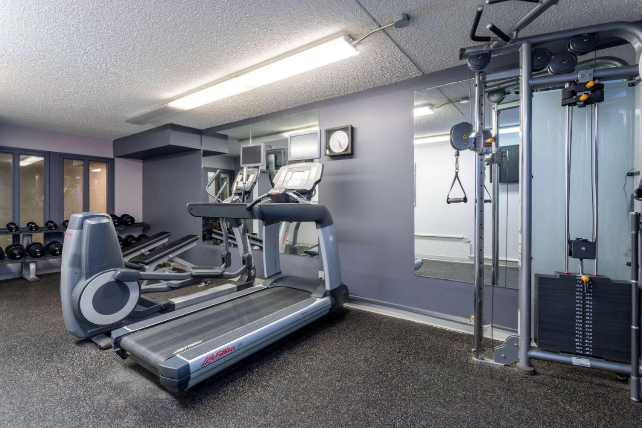 Ramada By Wyndham Northern Grand Hotel & Conference Centre Fort St. John Esterno foto