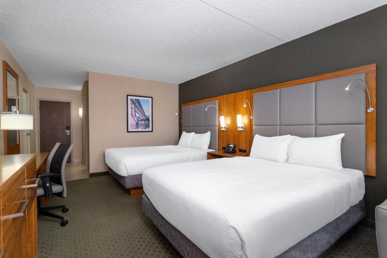 Ramada By Wyndham Northern Grand Hotel & Conference Centre Fort St. John Esterno foto