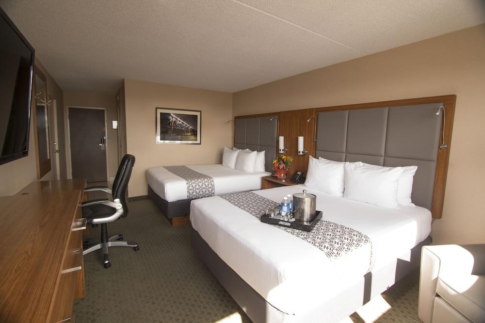 Ramada By Wyndham Northern Grand Hotel & Conference Centre Fort St. John Esterno foto