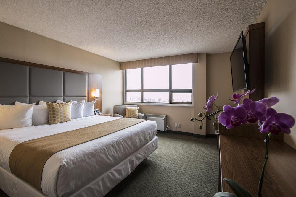 Ramada By Wyndham Northern Grand Hotel & Conference Centre Fort St. John Esterno foto