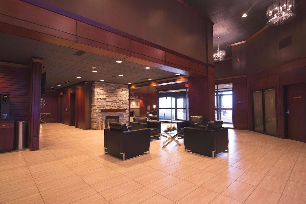 Ramada By Wyndham Northern Grand Hotel & Conference Centre Fort St. John Esterno foto
