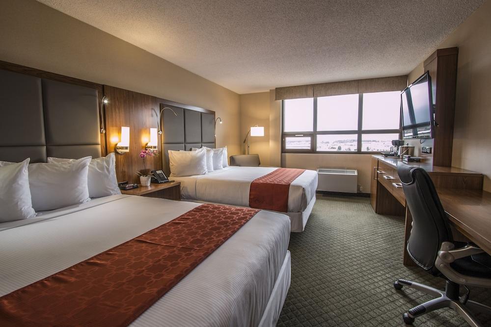 Ramada By Wyndham Northern Grand Hotel & Conference Centre Fort St. John Esterno foto