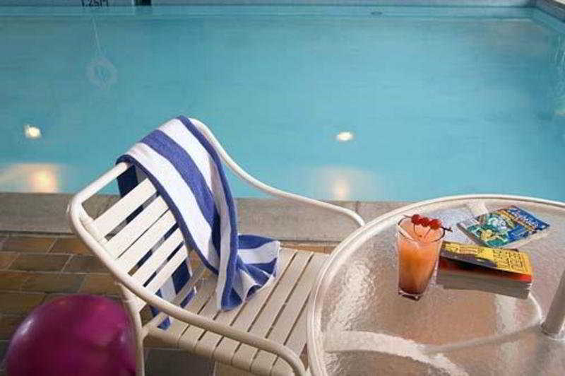 Ramada By Wyndham Northern Grand Hotel & Conference Centre Fort St. John Esterno foto