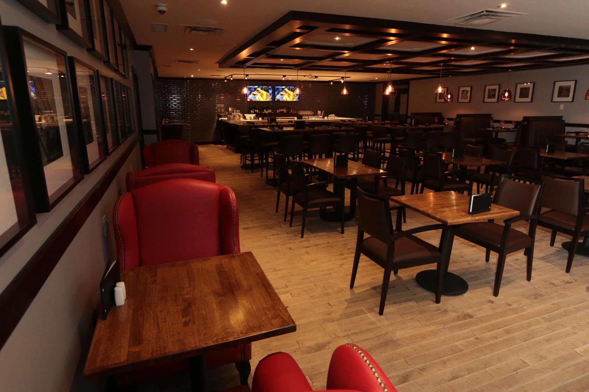 Ramada By Wyndham Northern Grand Hotel & Conference Centre Fort St. John Esterno foto